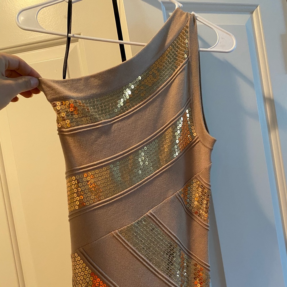 2b Bebe one shoulder dress